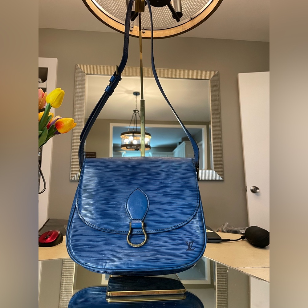 EUC Louis Vuitton Blue EPI leather St. Cloud GM Crossbody Bag